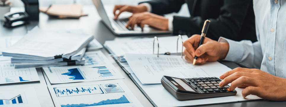 Alternatives to early 401(k) withdrawals include using emergency savings, personal loans, or home equity options.